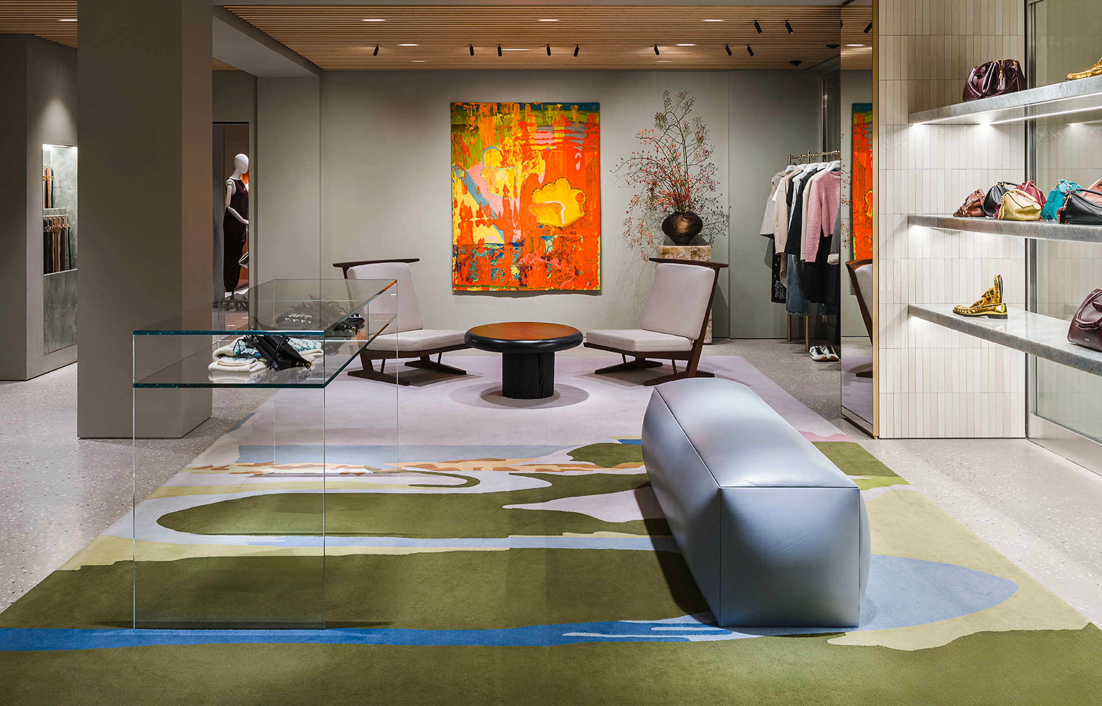Casa Loewe Paris : visite inside de la nouvelle boutique où mode et art s’entrelacent