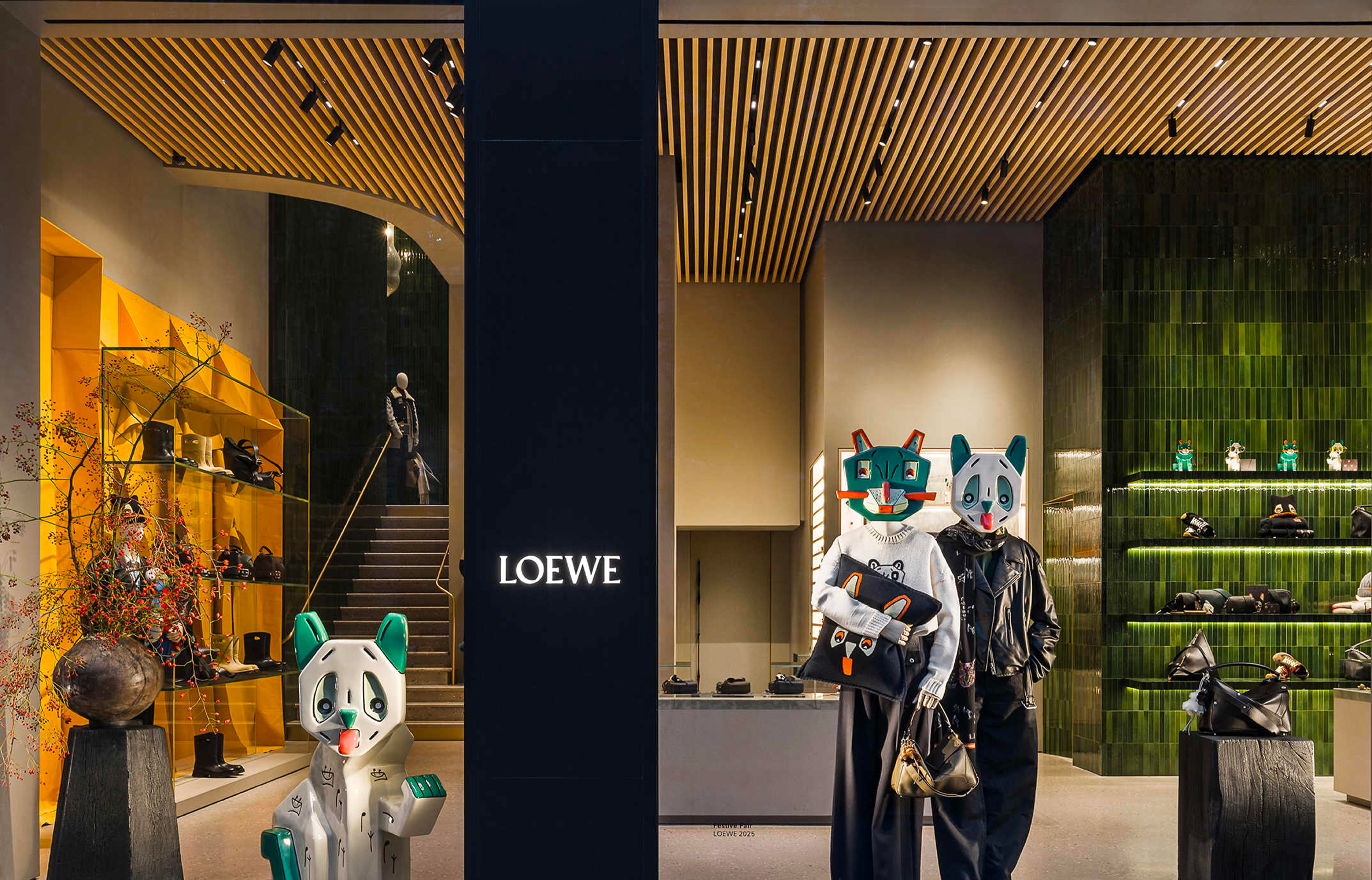 Avenue Montaigne, Loewe ouvre un temple du luxe et de l’art