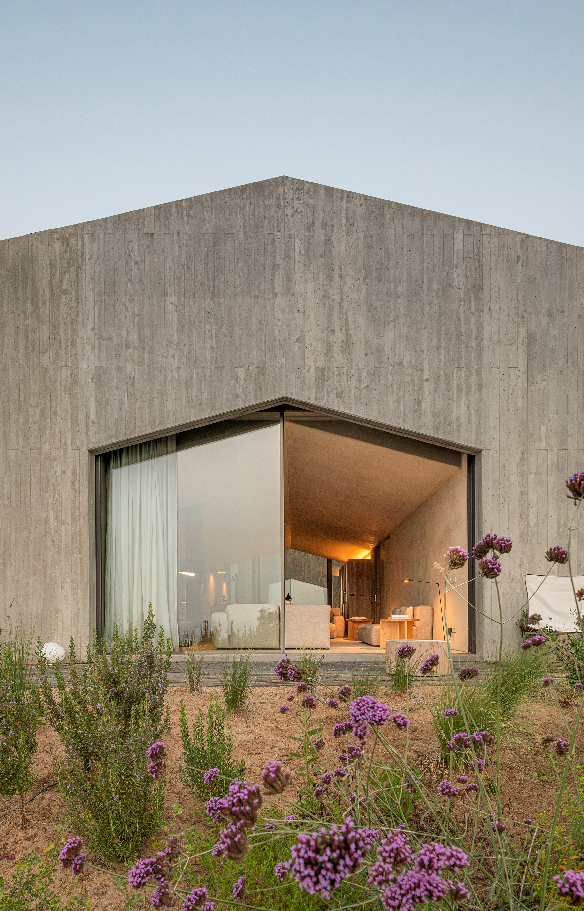 L’anti-hôtel, ce refuge minimaliste qui séduit enfin les voyageurs exigeants