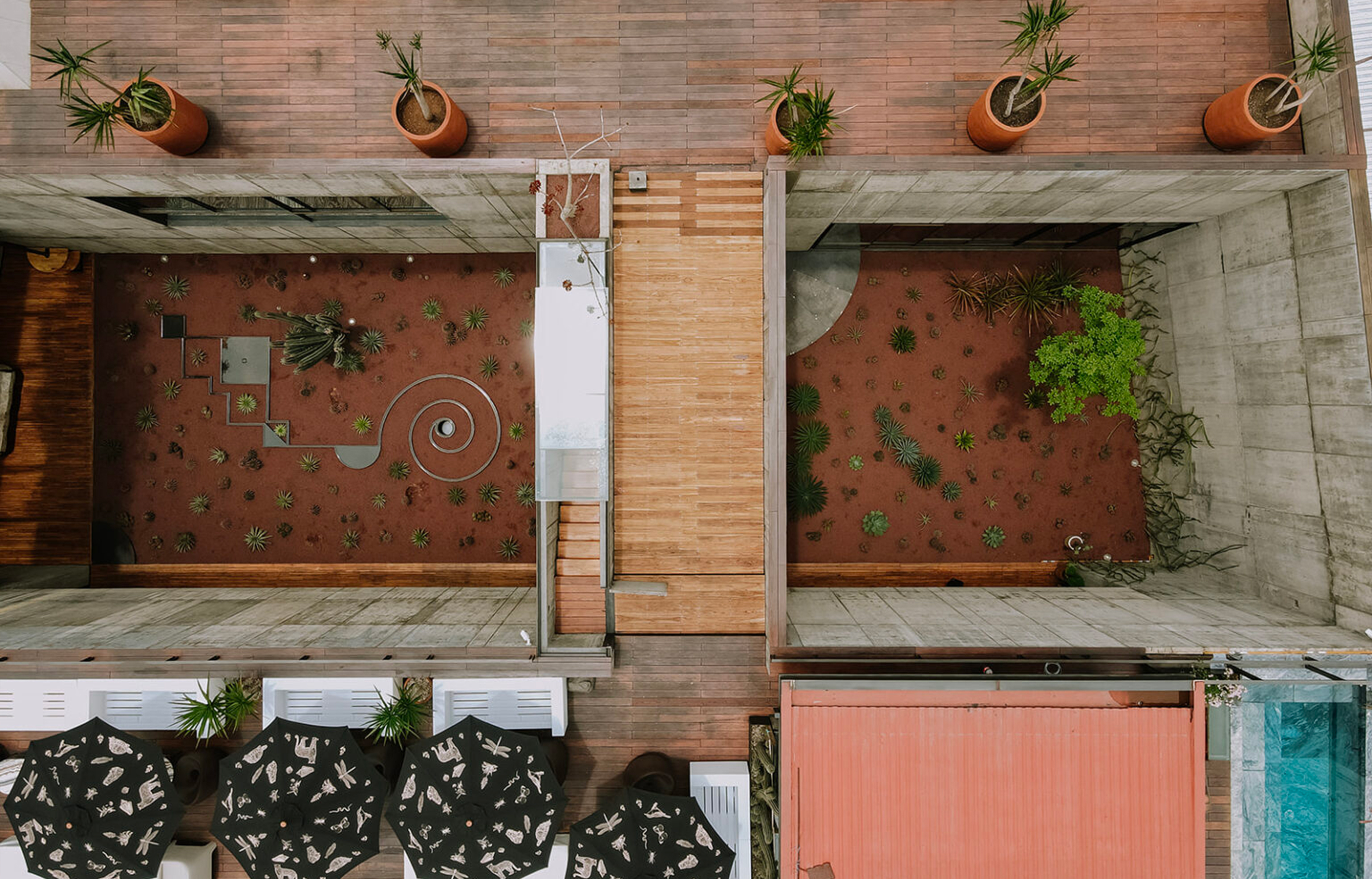 Hôtel Flavia : Brutalisme chaleureux à la périphérie de la ville