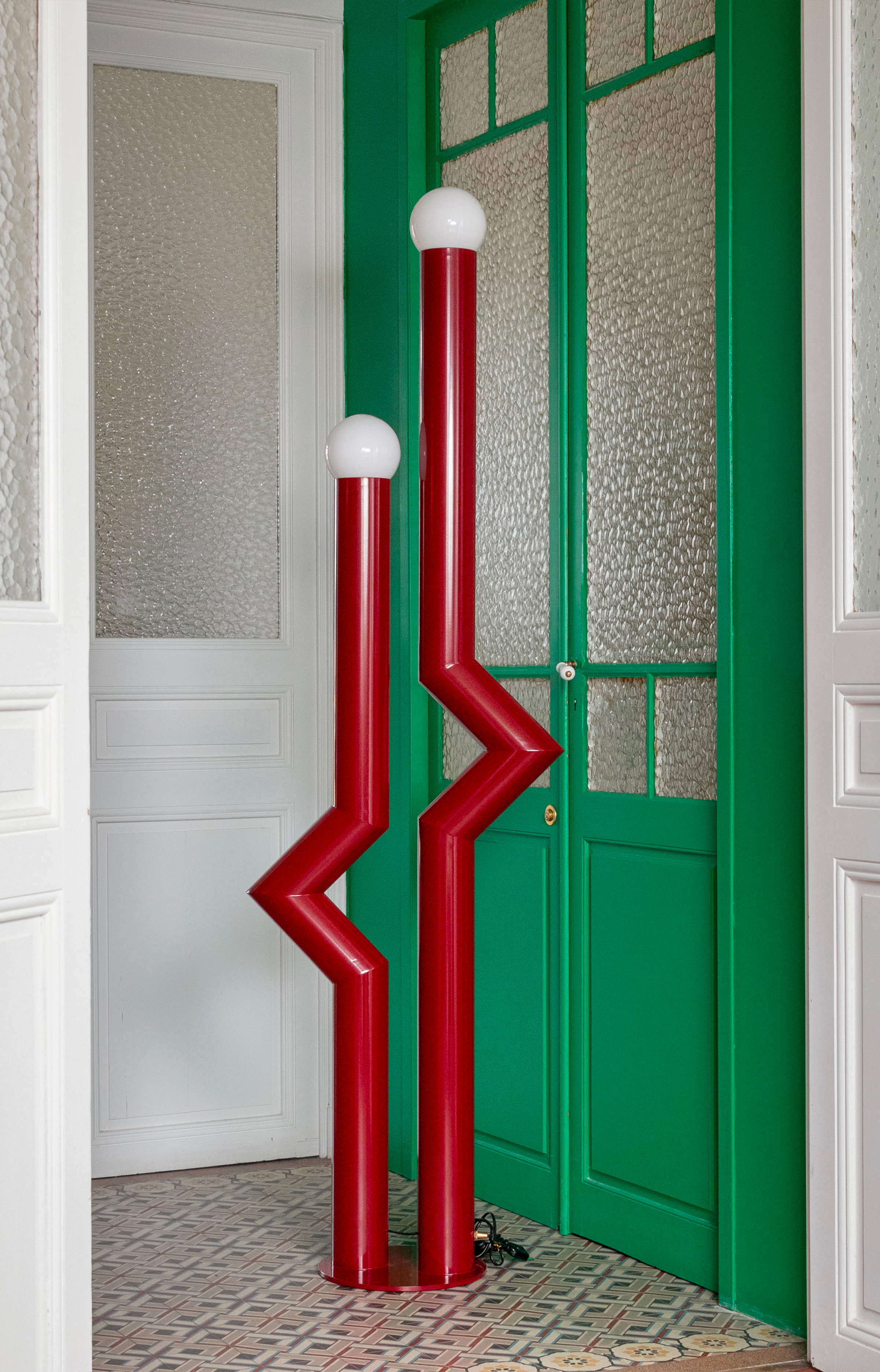 Couleur Cherry Red : comment adopter la teinte la plus tendance de la saison