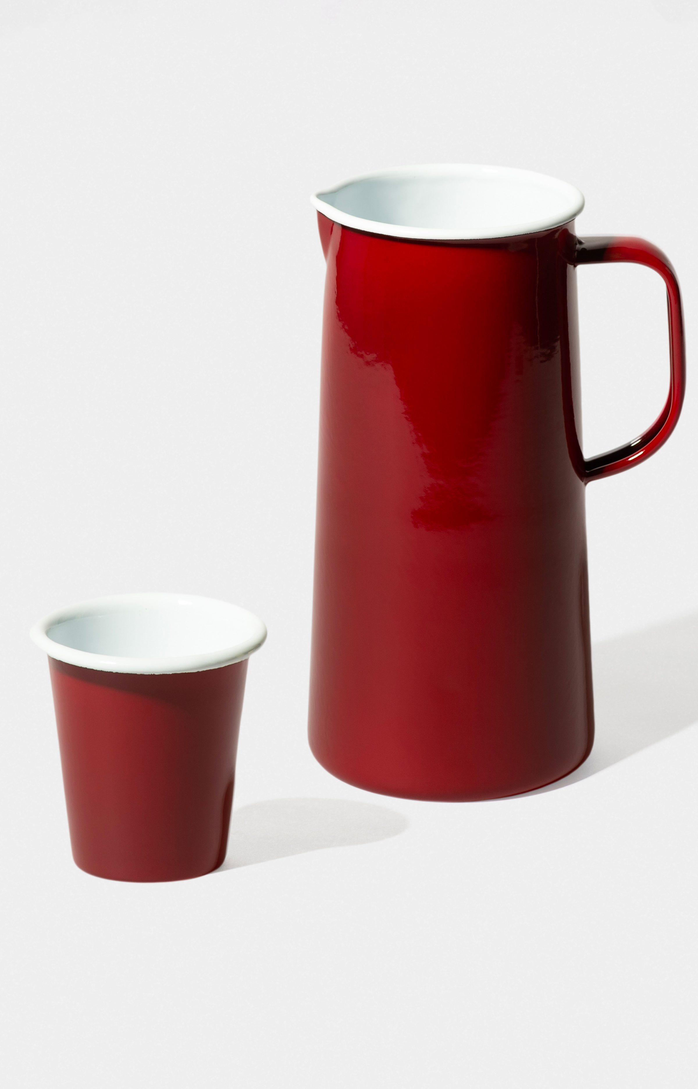 Couleur Cherry Red : comment adopter la teinte la plus tendance de la saison