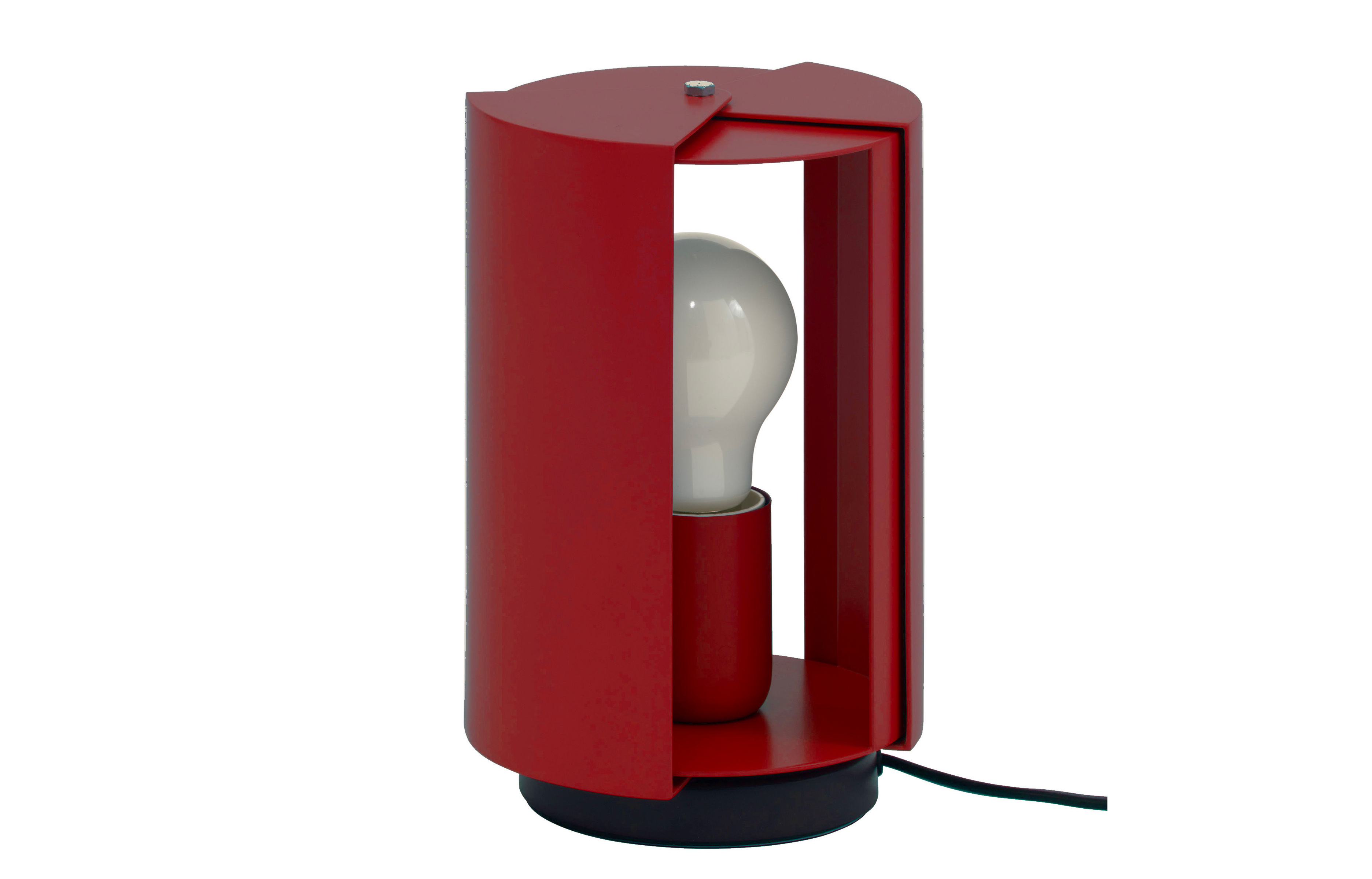 Couleur Cherry Red : comment adopter la teinte la plus tendance de la saison