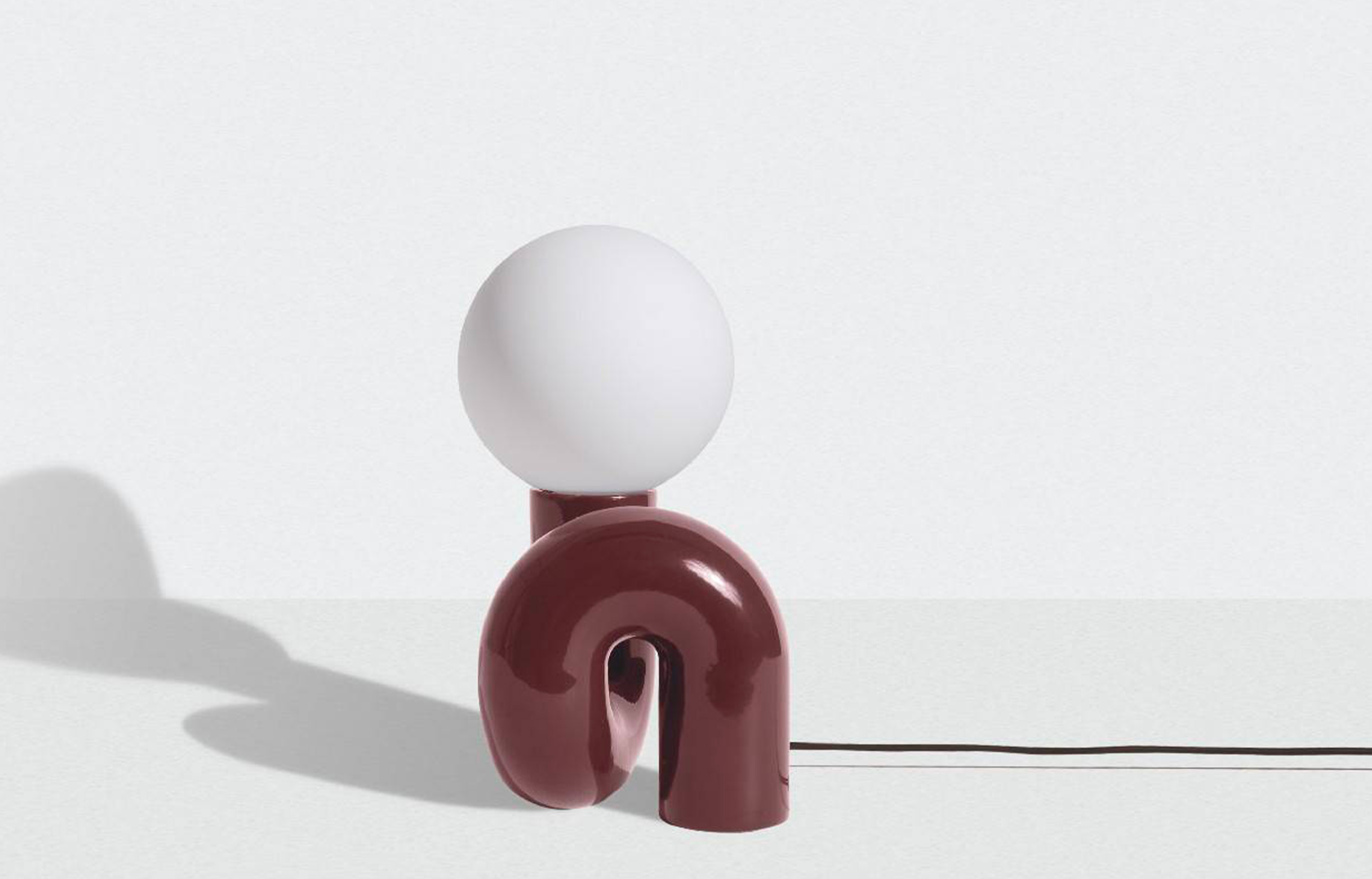 Couleur Cherry Red : comment adopter la teinte la plus tendance de la saison