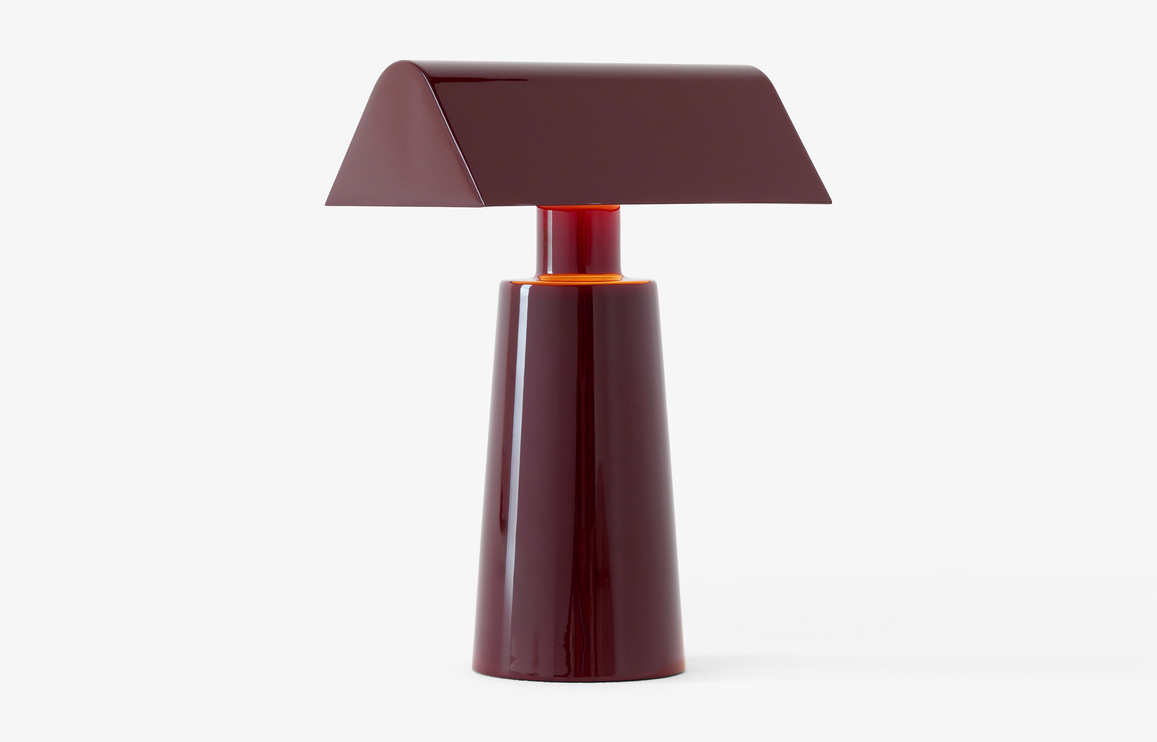 Couleur Cherry Red : comment adopter la teinte la plus tendance de la saison