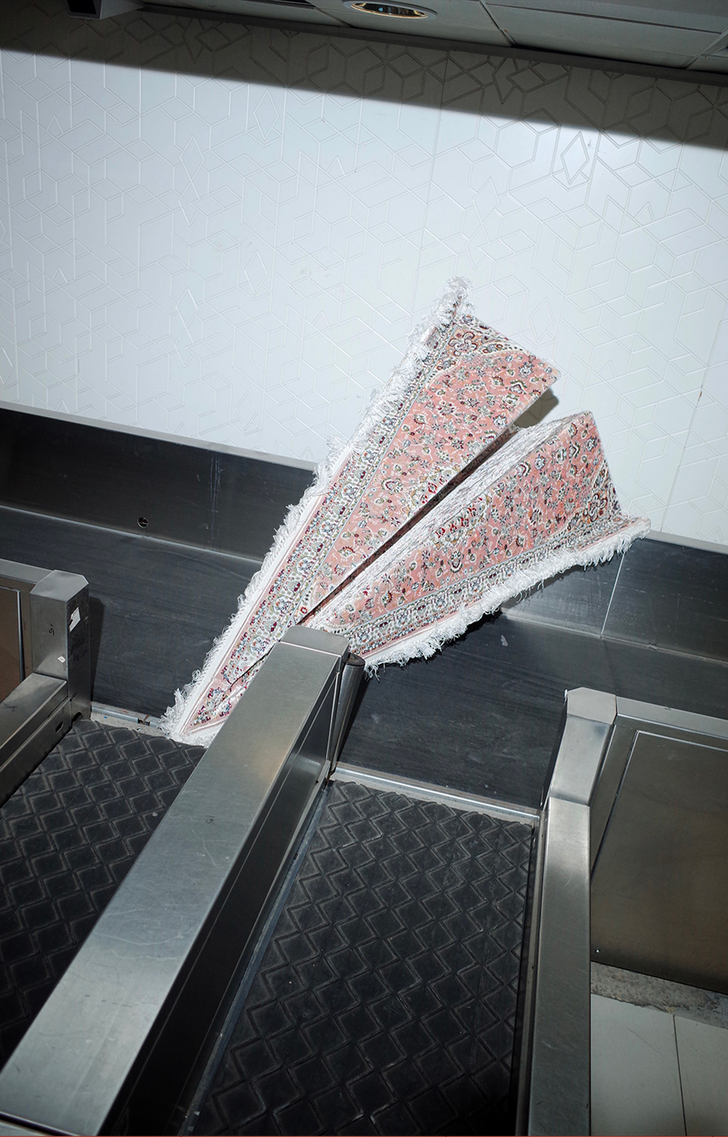 Dans un aéroport signé Paul Andreu, Nomad redéfinit la foire de design