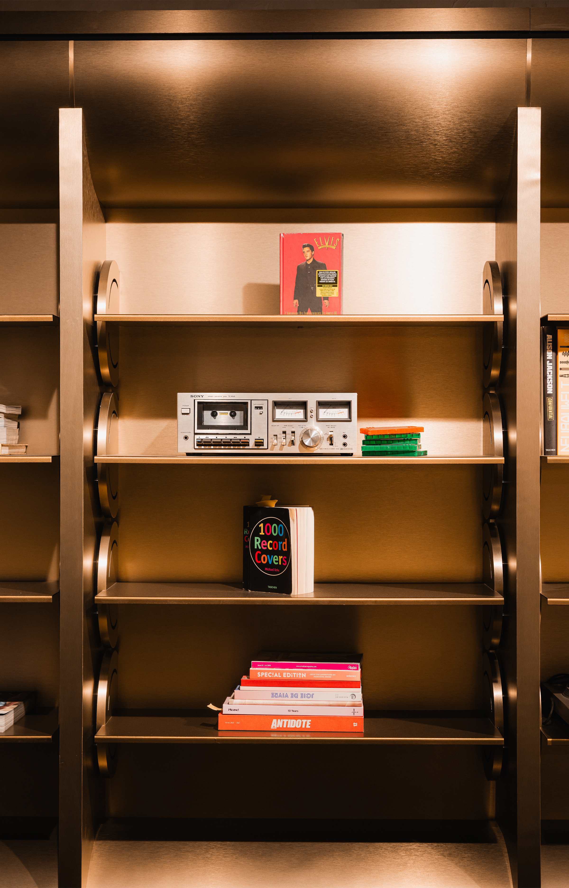 Dans les nouveaux bureaux de Sony Music France, le design monte le son - IDEAT