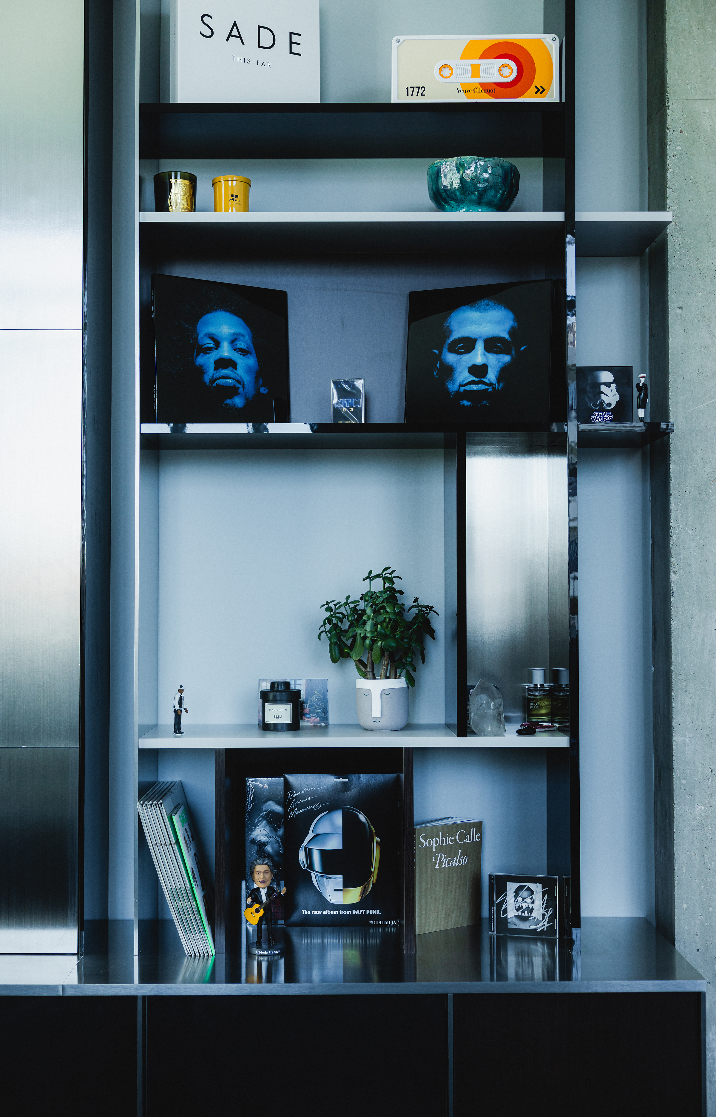 Dans les nouveaux bureaux de Sony Music France, le design monte le son - IDEAT
